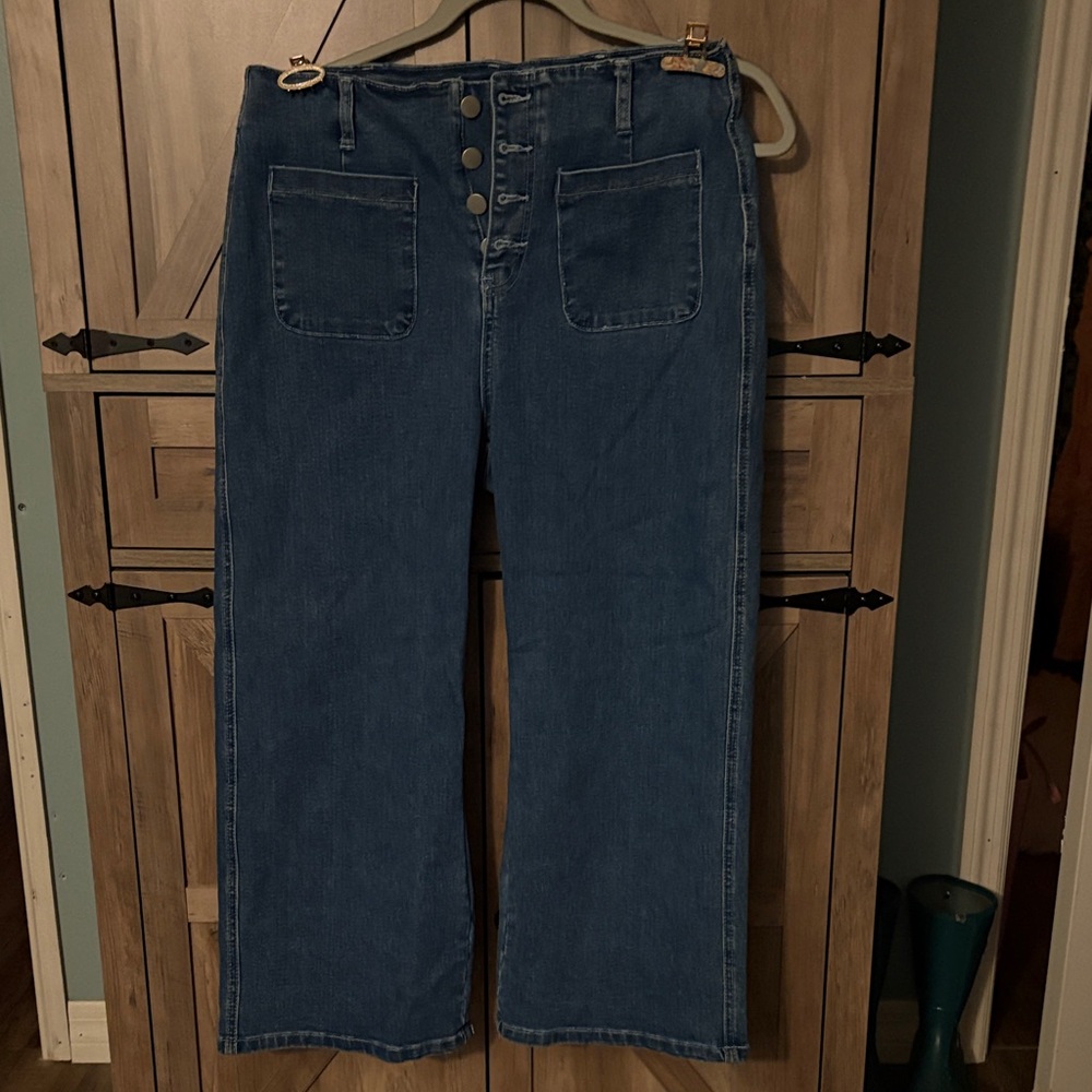 Women’s Dark Blue Cropped Button-Fly Jeans